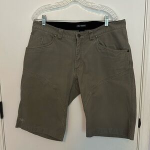 Arc’teryx shorts 36”